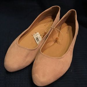 Nude flats